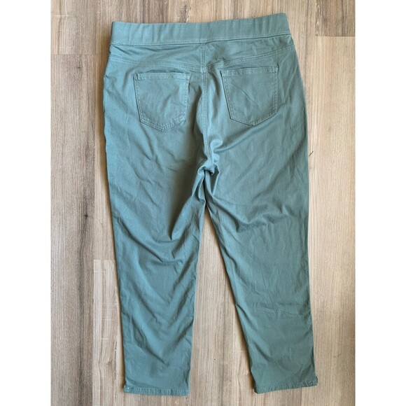 Gloria Vanderbilt Slimming Mid-Rise Green Pull On Crop Stretch Pants Size 12 EUC - Picture 5 of 7